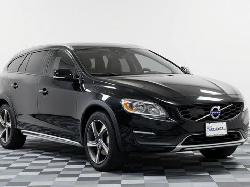 Used 2018 Volvo V60 T5 Cross Country w/ Convenience Package image 7