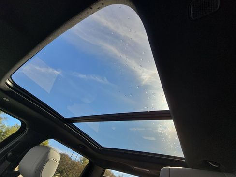 Used 2025 Toyota Tundra Limited image 22