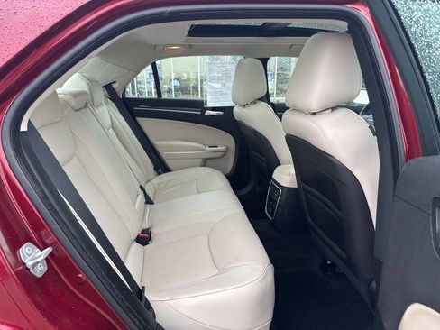 Used 2018 Chrysler 300 Limited w/ Light Group image 27