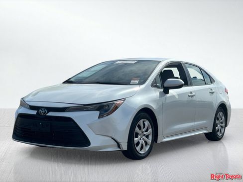 Certified 2025 Toyota Corolla LE FWD image 2