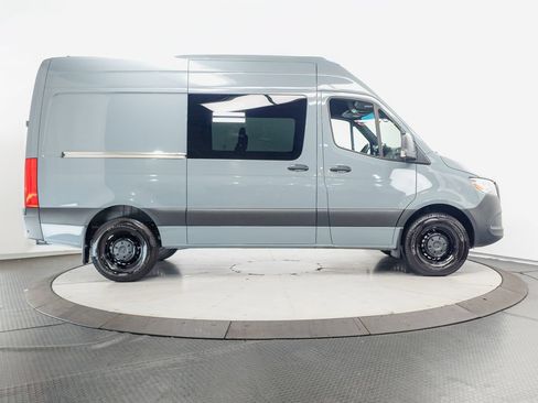 Used 2025 Mercedes-Benz Sprinter 2500 image 29