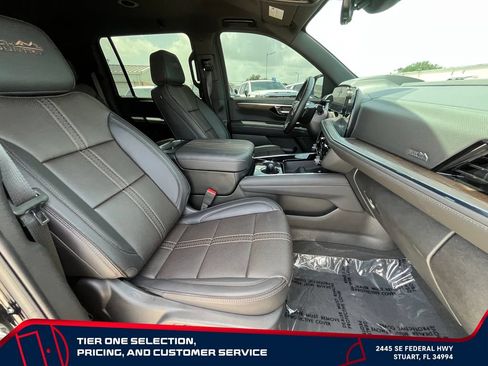 Used 2026 Chevrolet Suburban High Country RWD image 21