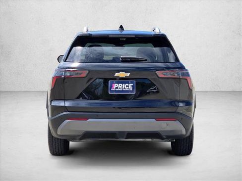 Used 2025 Chevrolet Equinox LT w/ Convenience Package II FWD image 6