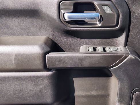 Certified 2022 Chevrolet Silverado 1500 Custom image 19