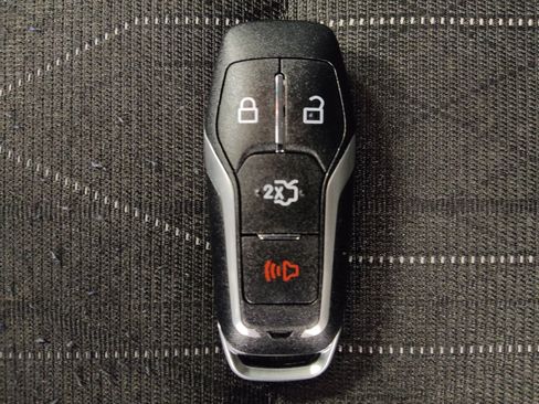 Used 2021 Ford EcoSport SE image 32