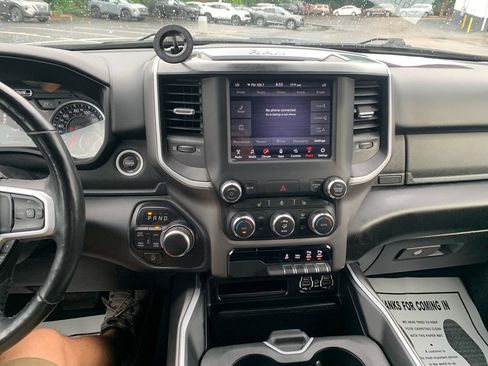 Used 2020 RAM 1500 Big Horn AWD/4WD image 11