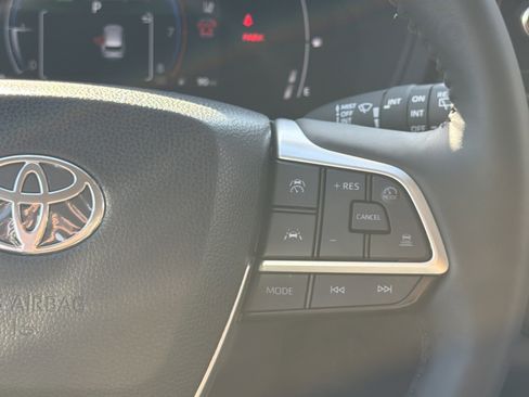 Used 2026 Toyota Grand Highlander XLE image 26