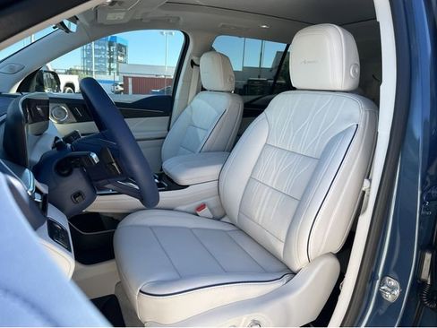 New 2026 Buick Enclave Avenir w/ Super Cruise Package AWD/4WD image 24