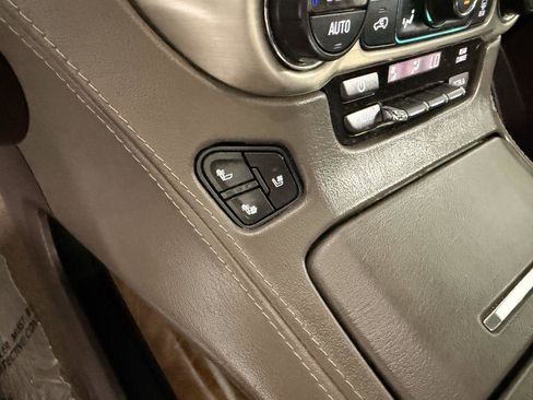 Used 2019 GMC Yukon XL Denali w/ Denali Ultimate Package AWD/4WD image 21