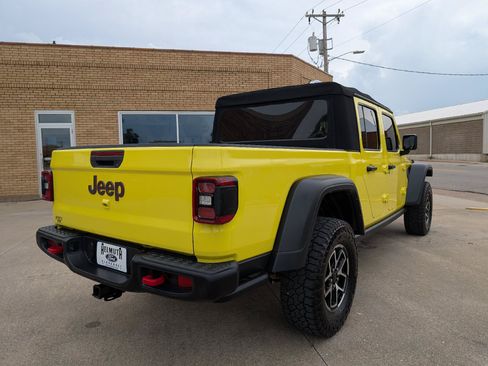 Used 2024 Jeep Gladiator Rubicon w/ Technology Group AWD/4WD image 6