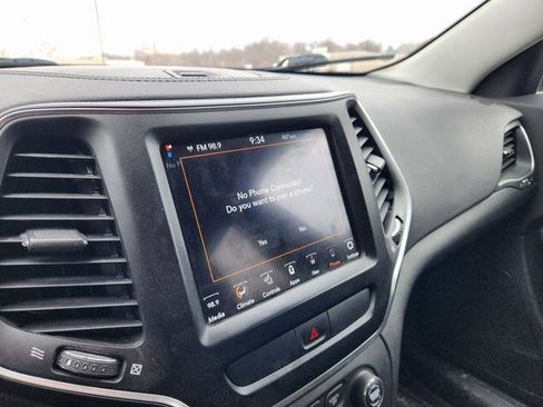 Used 2020 Jeep Cherokee Latitude w/ Quick Order Package 26F North image 12