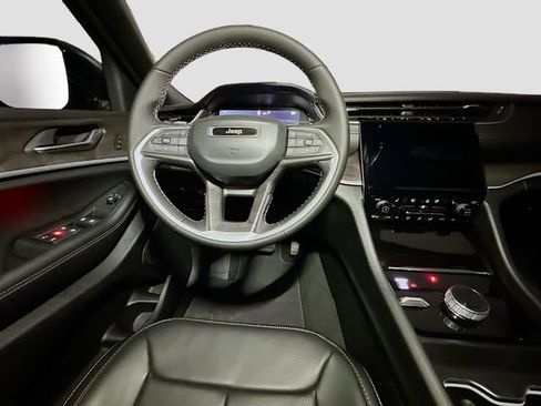 New 2025 Jeep Grand Cherokee L Limited w/ Luxury Tech Group II image 27