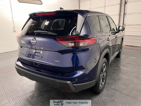 Used 2025 Nissan Rogue SV AWD/4WD image 7