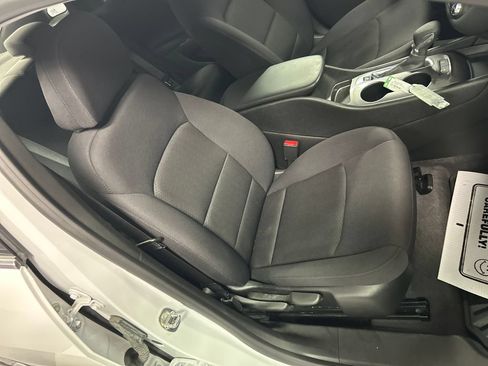 Used 2024 Chevrolet Malibu LS FWD image 24