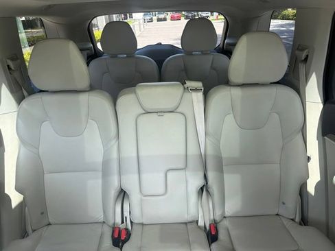 Used 2023 Volvo XC90 B6 Plus AWD/4WD image 9