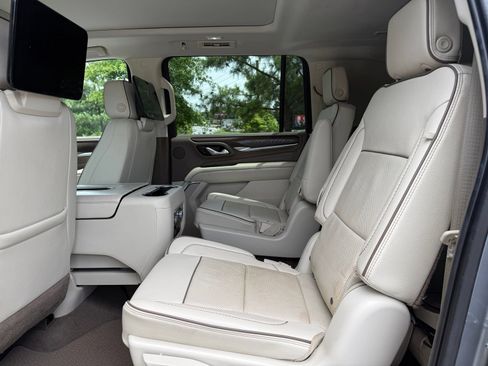 Used 2021 GMC Yukon XL Denali w/ Denali Ultimate Package AWD/4WD image 38