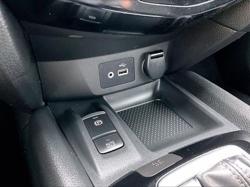 Used 2019 Nissan Rogue Sport SV w/ Technology Package FWD image 32