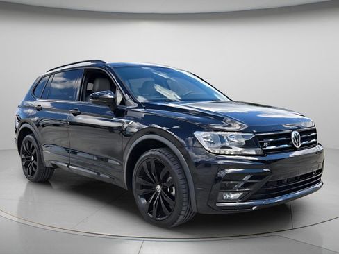Certified 2021 Volkswagen Tiguan SE R-Line FWD image 9