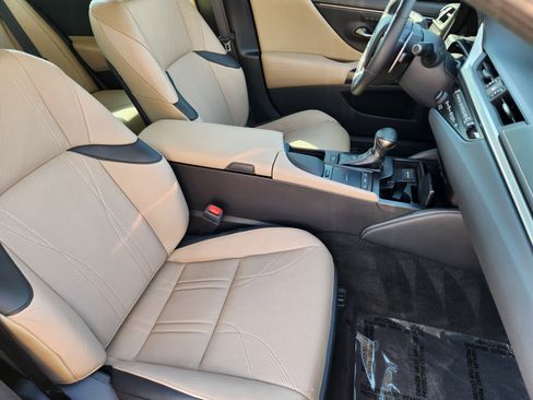 Used 2019 Lexus ES 350 w/ Accessory Package 2 image 15