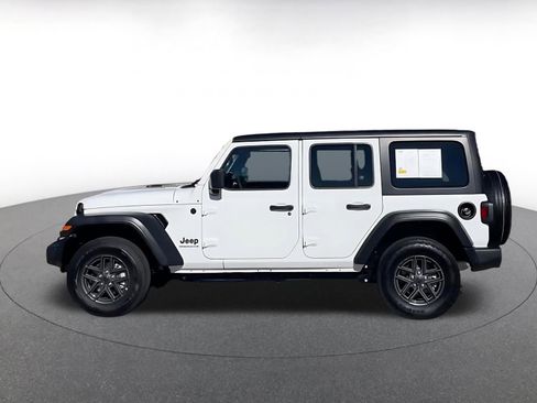 Used 2025 Jeep Wrangler Sport S image 8
