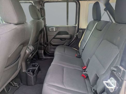 Used 2023 Jeep Wrangler Unlimited Sahara AWD/4WD image 13