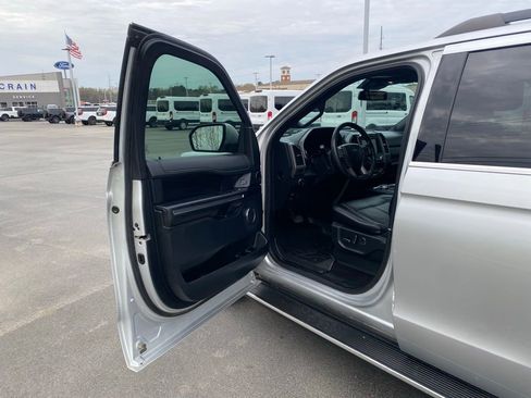 Used 2019 Ford Expedition XLT w/ Equipment Group 202A image 10