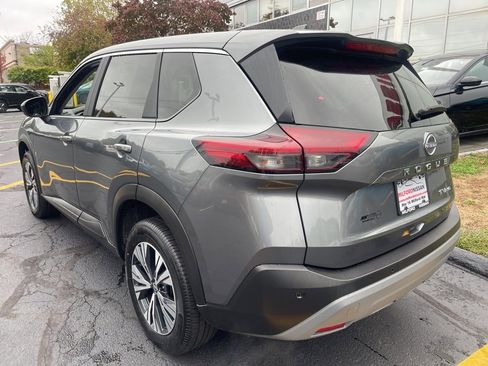 Certified 2023 Nissan Rogue SV image 3
