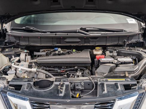 Used 2017 Nissan Rogue SV image 21