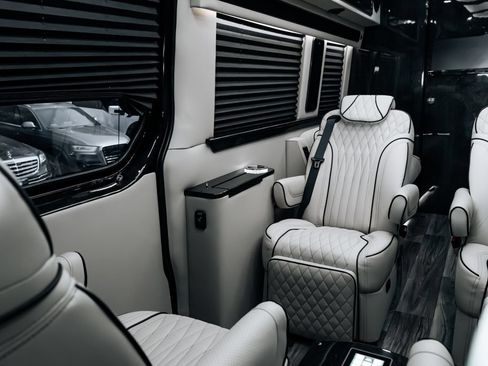 Used 2024 Mercedes-Benz Sprinter 3500 image 29