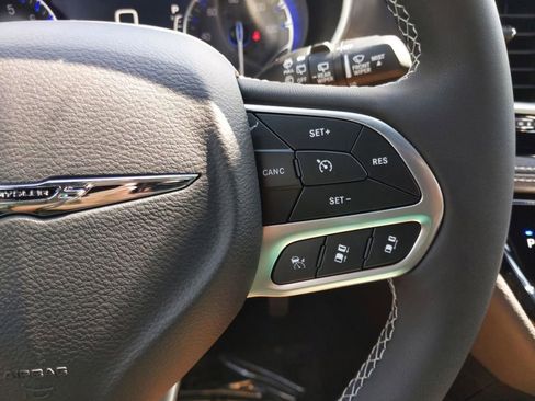 New 2026 Chrysler Pacifica Select image 24