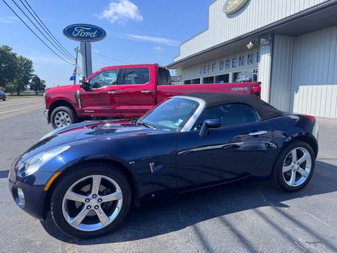 Used 2008 Pontiac Solstice Convertible w/ Premium Package RWD image 9