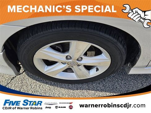 Used 2011 Toyota Camry SE image 17