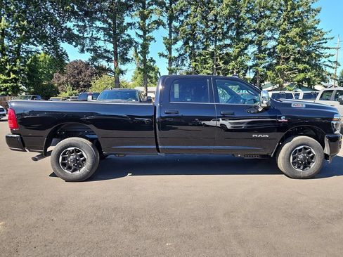 New 2026 RAM 2500 Laramie AWD/4WD image 8
