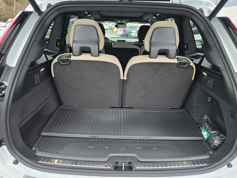 New 2026 Volvo XC90 B6 Plus w/ Protection Package Premier image 16