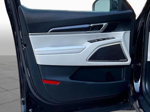 Certified 2025 Kia Telluride S FWD image 22