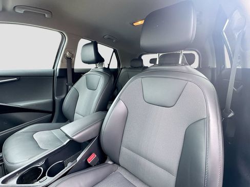 Certified 2024 Kia Niro EX FWD image 18