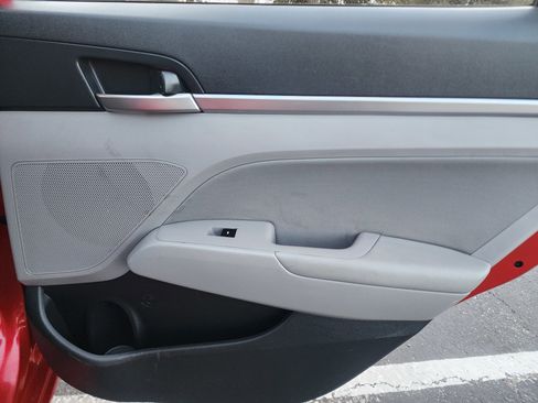 Used 2020 Hyundai Elantra SEL image 14