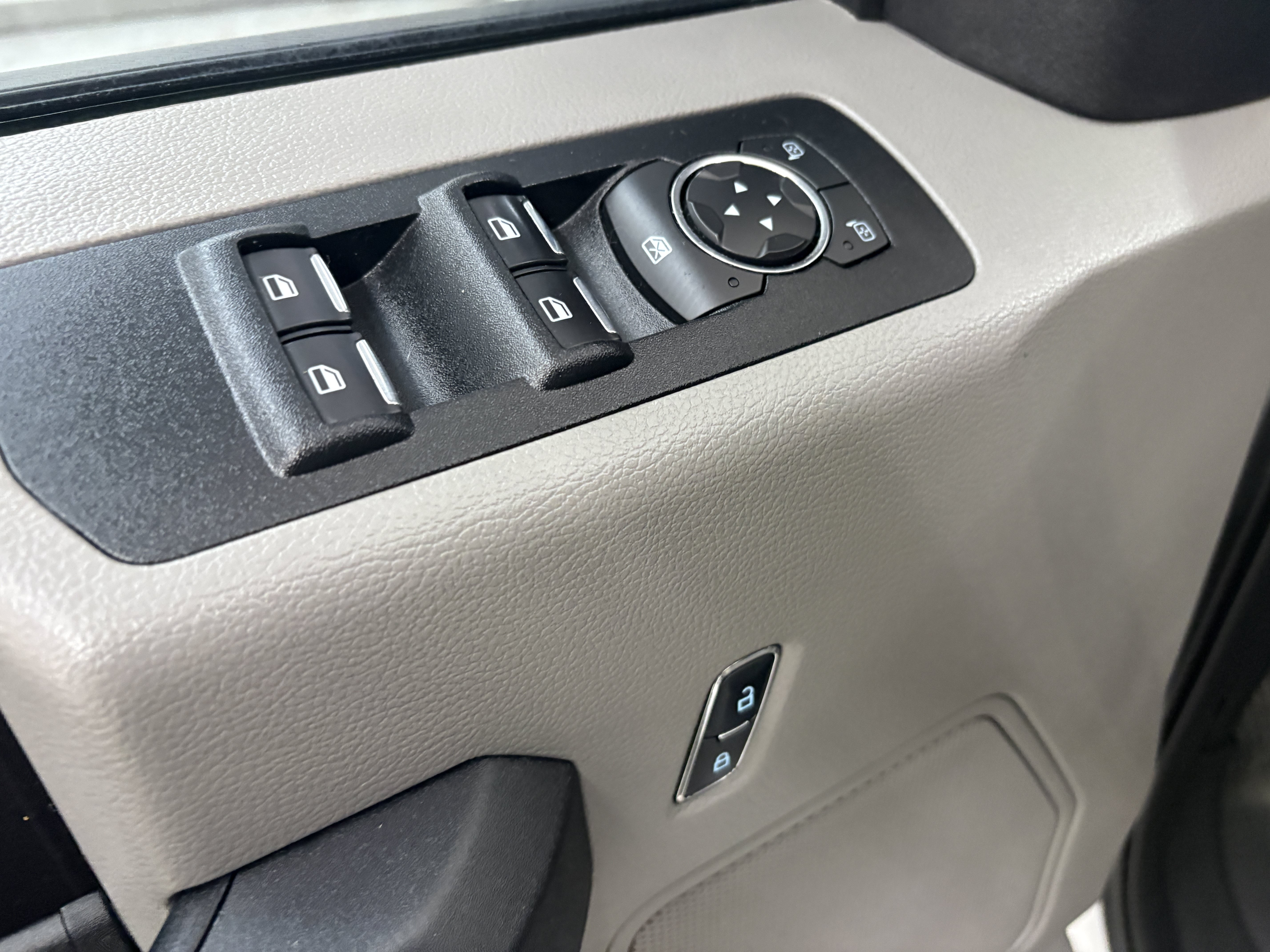 Used 2016 Ford F150 XL w/ Equipment Group 101A Mid AWD/4WD image 24