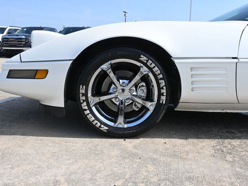Used 1992 Chevrolet Corvette Convertible RWD image 23