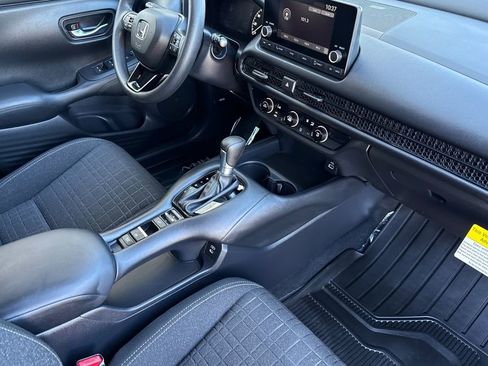 Used 2024 Honda HR-V LX image 13