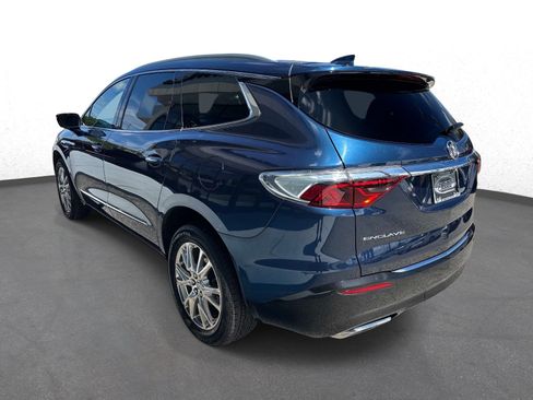 Used 2023 Buick Enclave Essence w/ Experience Buick Package FWD image 5