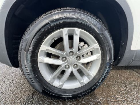 Used 2015 Kia Sorento LX image 12