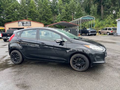 Used 2014 Ford Fiesta SE FWD image 11