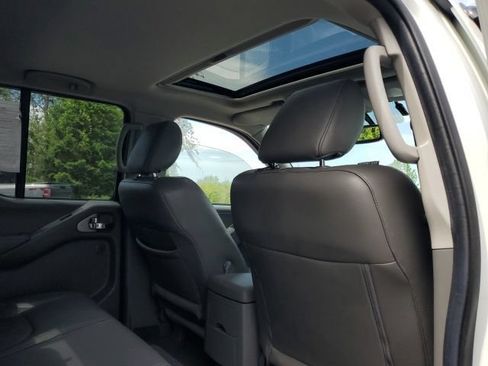 Used 2019 Nissan Frontier SL AWD/4WD image 13