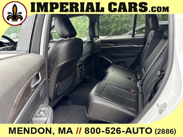 New 2026 Jeep Grand Cherokee Limited w/ Limited Altitude Package AWD/4WD image 13