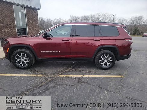 Used 2025 Jeep Grand Cherokee L Limited image 2