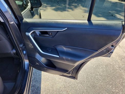 Used 2020 Toyota RAV4 LE FWD image 19