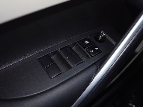 Used 2023 Toyota Corolla Cross L FWD image 13