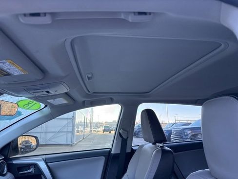 Used 2018 Toyota RAV4 Limited image 6