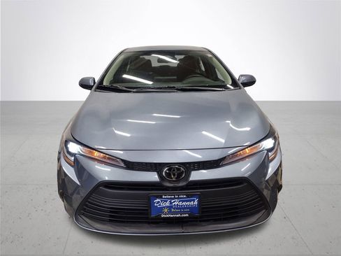 Used 2023 Toyota Corolla LE image 3